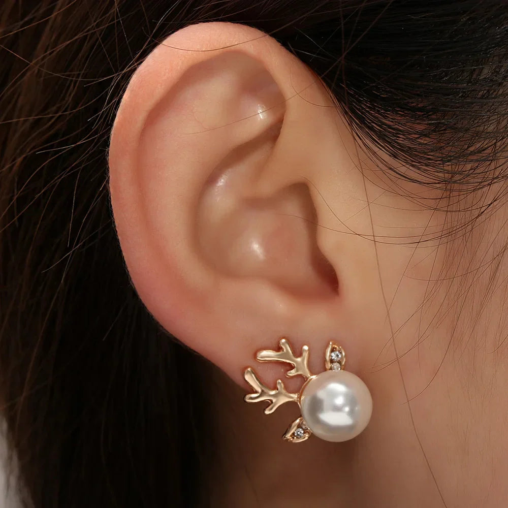 Christmas Reindeer Pearl Earrings™