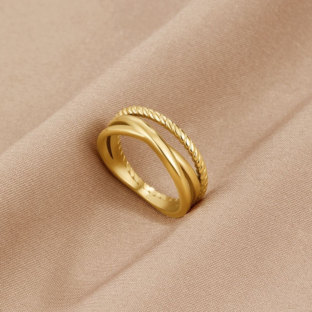 Ara Twisted Crossed Ring
