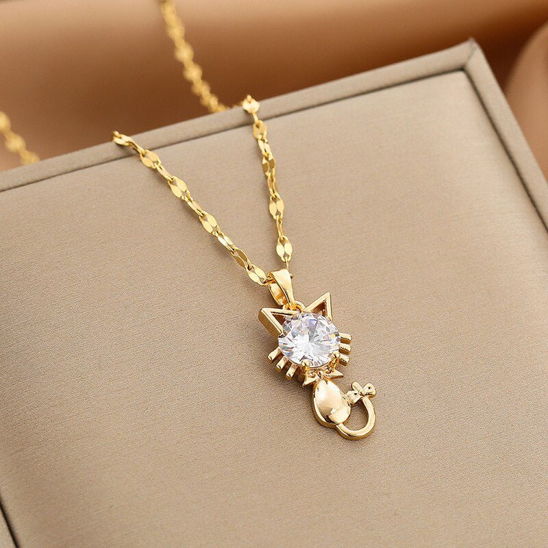 Gold platted cat necklace with zircon™