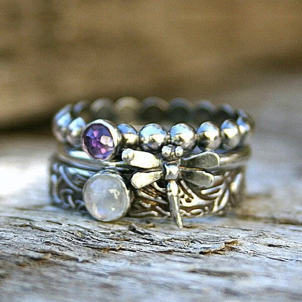 Vintage Dragonfly Purple Zirconia Ring™