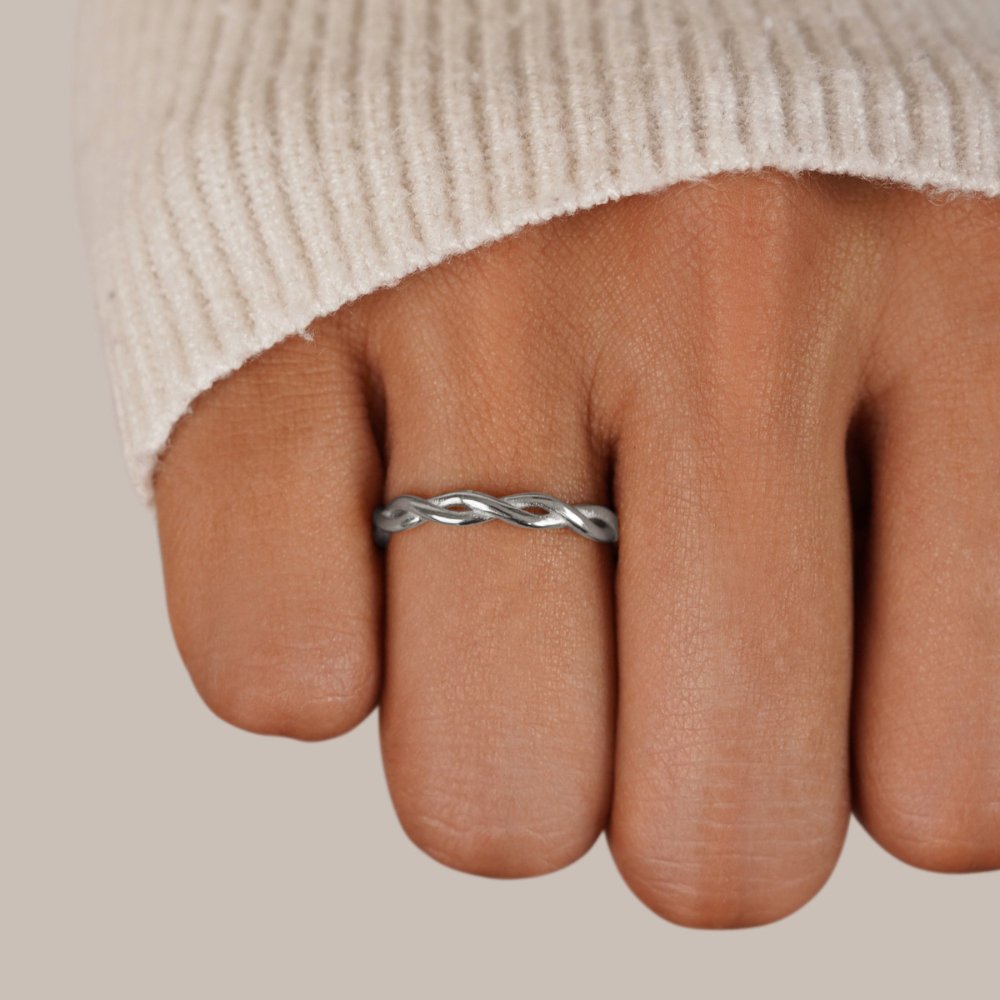 Infinity 18K Silver Twist Ring