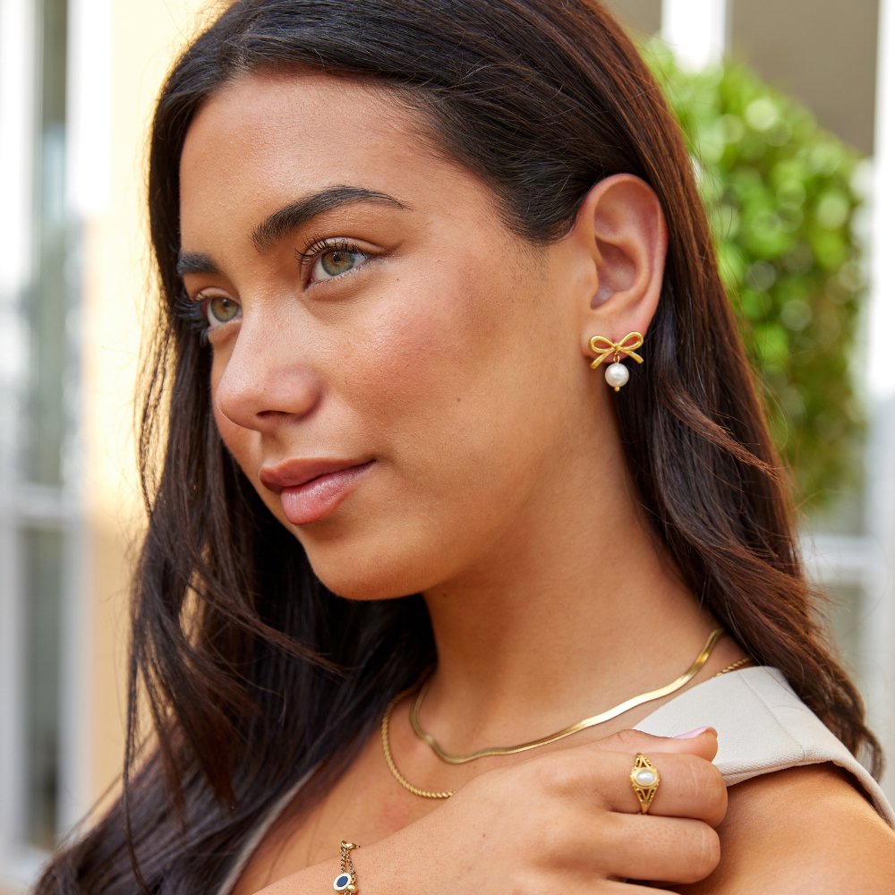 Laila Bow Pearl Earrings