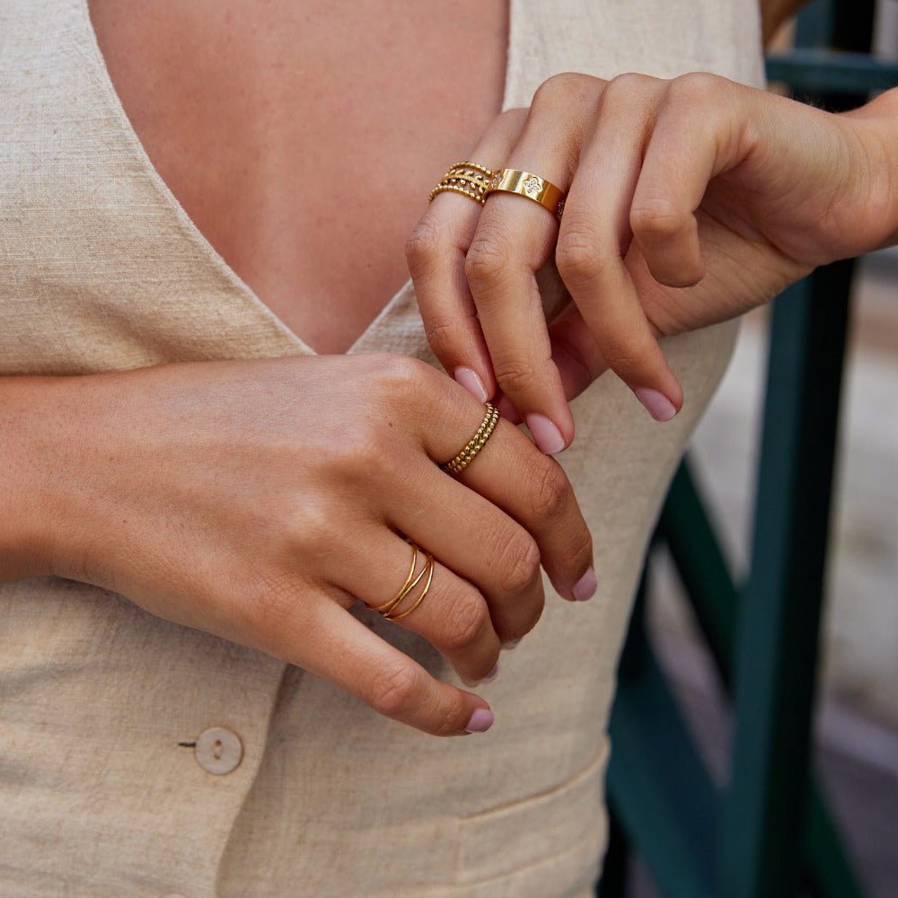 Leona Gold Bead Ring