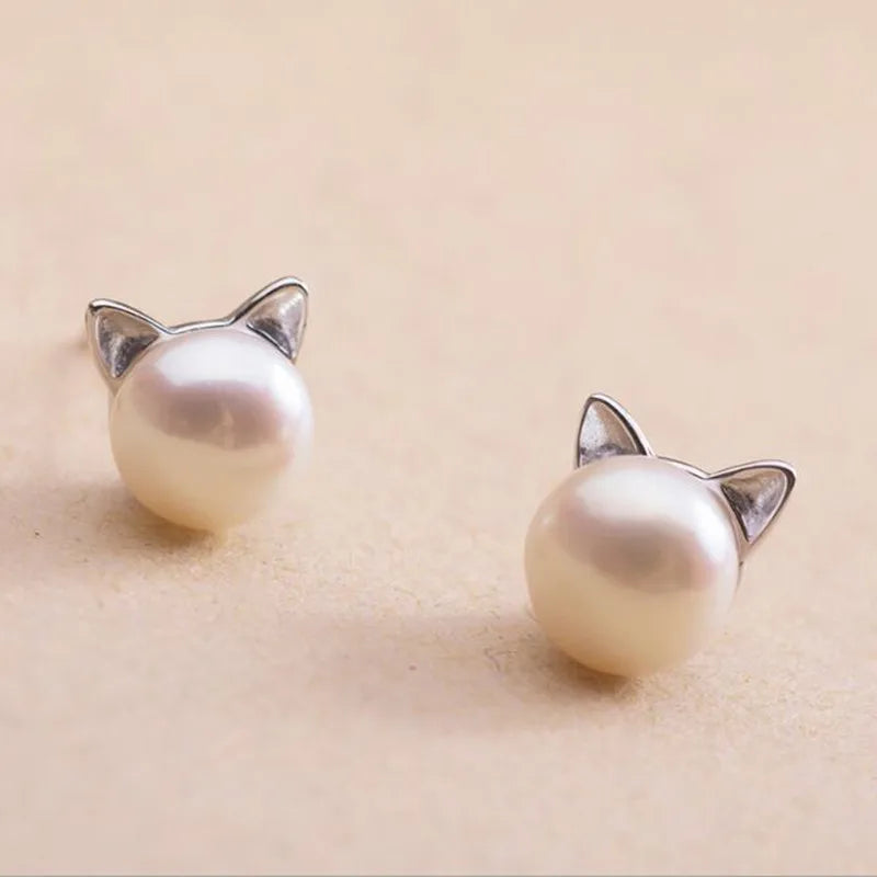 Sterling Silver Cat Pearl Stud Earrings™