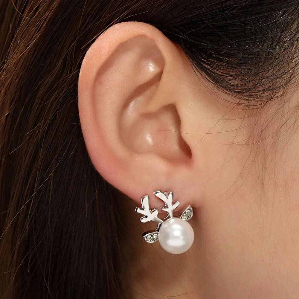 Christmas Reindeer Pearl Earrings™