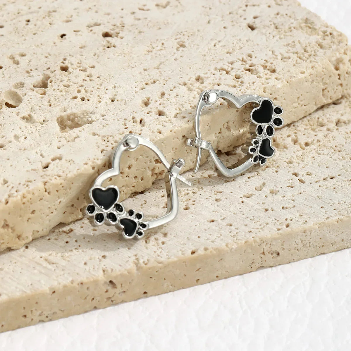 Heart Paw Huggie Earrings with Black Enamel™